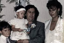 Maybe you would like to learn more about one of these? Pablo Escobar Ist Jetzt Seine Kinder Pablo Escobar Biografie Familie Und Kinder Kriminelle Karriere Interessante Fakten Des Privatlebens Foto Einmal Entzundete Er Ein Feuer Von Zwei Millionen Dollar Weil Seine Tochter Kalt