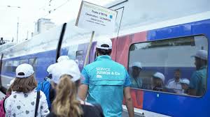 Junior & cie est un service d'accompagnement de la sncf destiné à faire voyager les enfants de 4 à 14 ans, se déplaçant seuls sur la totalité de leur trajet. La Galere Des Enfants De Parents Divorces Pour Prendre Le Train