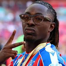 🚨 @David_Ornstein: “Eberechi Eze was being looked at when there was a  possibility of Ethan Nwaneri leaving. He signs his new contract, and Eze is  a less pressing concern