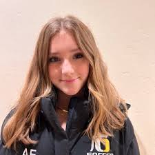 Ashley Ellwood's Instagram, Twitter & Facebook