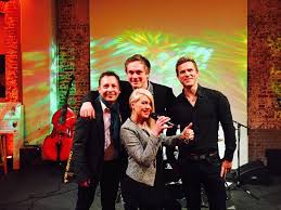 Kein wunder also, dass 2007 die telefone bei deutschland sucht den superstar nicht mehr still. Yes We Play Feat Lisa Bund Yes We Play