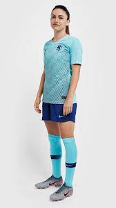 Nike heeft vandaag tijdens een internationale presentatie in parijs het nieuwe tenue onthuld dat de. Oranje Leeuwinnen Uitshirt 2019 2020 Voetbalshirts Com