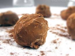 Les Friandises Incontournables De Noel Les Truffes Au Chocolat Dont Vous Trouverez Les Phases Truffes Au Chocolat Recette Chocolat De Noel Recette Chocolat