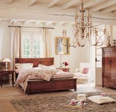 Forse è vero che lo stile country è nostalgico, dopotutto vuole riportare alla luce infatti delle atmosfere che oggi non hanno niente a che vedere con il nostro stile di vita sempre caotico e. Camere Da Letto Country Idee E Consigli Sull Arredamento Archzine It