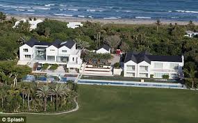Tiger woods and elin nordegren taken off the course in a golf cart after the trophy ceremony after woods won the 2006 open at royal liverpool. Tiger Woods New 54 5m House On Jupiter Island Fl Professional Athlete Homes