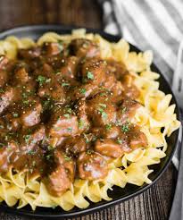 Beef burgandy over noodles sirloin strips, mushrooms and onions bathe in a mixture of red wine, garlic, pepper and mustard, then are served over reames home style egg noodles. Beef And Noodles Self Proclaimed Foodie