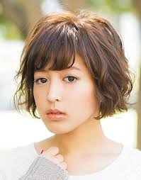 ショートボブヘアアレンジ50選 お手入れが楽ちんでだれにでも似合うヘアスタイル集 folk 髪型 ショートボブ ショートボブ 髪型