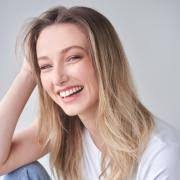 Violet Clifton's Instagram, Twitter & Facebook