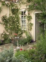 Garten Anlegen Grundsatze Und Gestaltung Ideen Im Landhausstil Garten Anlegen Kletterrose Garten Gestalten