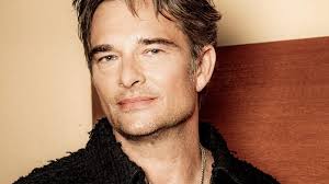 David Hallyday sort le disque "Requiem pour un fou" : "Chaque album est une  mini-thérapie"