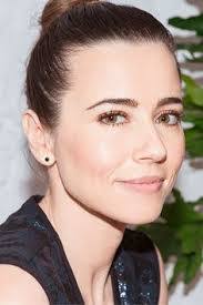 Linda Cardinali's Instagram, Twitter & Facebook