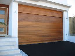 Timber Garage Door Haus Mit Garage Holztor Fenster Und Turen