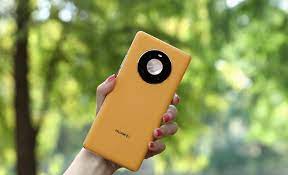 鉴于mate40的现货基本没有，而mate40 pro也是部分现货。 但还是有很多朋友对mate40系列依然热情高涨，所以mate40e就来了 可能是因为mate40搭载的麒麟9000e 5g处理器真的不多了。 所以，mate40e这次采用的麒麟990e 5g，相比mate40少了两个gpu核心和一个npu核心， åŽä¸ºmate40 Proä¸å†éš¾ä¹° é¦–æ¬¡è¿Žæ¥å®˜æ–¹é™ä»· èŠ±ç²‰ ç»ˆäºŽç­‰åˆ°äº† ç‰ˆæœ¬