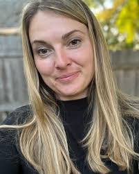 Bridget Fuller's Instagram, Twitter & Facebook