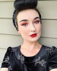 Yesterday's makeup look for a cute outing with Ms Mama Delight #pinup  #pinupgirl #pinupmakeup #motd #redlips #redmakeup #redmakeuplook