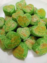 Jom tengok video yang saya sediakan kat bawah ni untuk memudahkan lagi korang faham cara nak buat biskut semperit ni. 15 Resepi Biskut Dan Kuih Raya Popular Dan Sedap Yang Anda Boleh Cuba