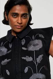 Gilet sans manches brodé en laine noir