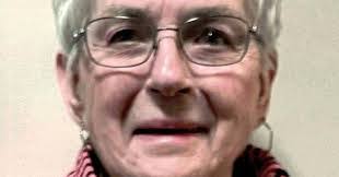 Kay Lyons's Instagram, Twitter & Facebook