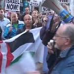 Israel bars groups promoting boycott