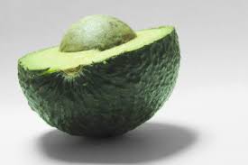 Eine avocado, die sehr weich ist und vielleicht schon dellen aufweist, ist dagegen überreif und eventuell bereits verdorben. Avocado Reif Bekommen So Geht S