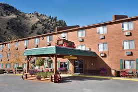Motel Jackson Hole Super 8 Wy Booking Com Hotel Exterior Hotel National Elk Refuge