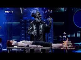 Am vazut ca in timpul emisiunii sria ca acum poti vota si online.va rog! Romanii Au Talent 2021 Semifinala 2 PrestaÈ›ie Art Of Robots Dans Youtube