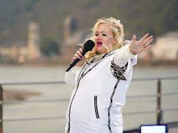 Claudia norberg äußert sich zum familienstreit. Dsds Comeback Claudia Haas Ist Zuruck Sie Will Fame Promiwood