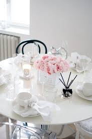 Char And The City Blogi Pyorea Ruokapoyta Brunssi Kattaus Table Setting Round Table 120 Cm Table Decorations Decor Calligaris