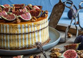 Für die streusel die butter mit dem honig erhitzen und schmelzen lassen. Ach Du Schone Feigenzeit Feigen Walnuss Torte Mit Honig Ziegenkase Mousse Mitliebezurtorte