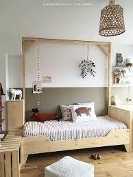 high frame wood bed scandinavische kinderkamers kinderkamer houten bed
