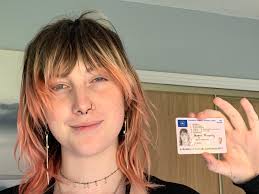 Hi.. Found drivers licence of Mairi Catriona in calton hill