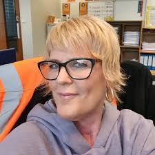 Lorna Knott's Instagram, Twitter & Facebook