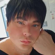 Louis Logan's Instagram, Twitter & Facebook