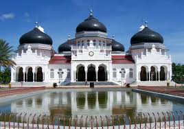 Kerajaan aceh ada di utara pulau sumatera dengan ibu kota bandar aceh darussalam. Sejarah Kerajaan Aceh Letak Politik Ekonomi Sosial Peninggalan