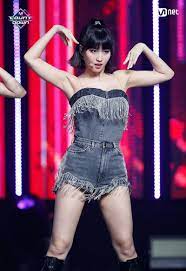 201105 momo i can t stop me mcountdown ステージ衣装 アジアの女性 twice スタイル