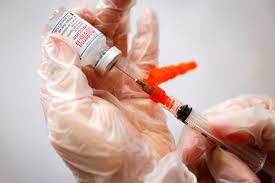 Mar 04, 2021 · moderna's vaccine can cause a painful reaction in the arm up to 11 days after the jab, experts have warned. Moderna Proposes Filling Vials With Additional Doses Of Covid 19 Vaccine Reuters