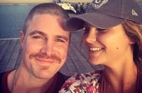 Stephen Amell: esto dijo sobre los motivos detrás de su retiro de un avión 