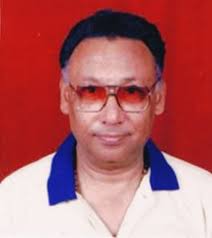 With Anil Mishra and Dilip Kumar in Patna.. Dilip had come to Patna for  some of his personal work, but he didn't miss to meet us.. Thank you bhai..