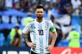 Atualmente joga pelo barcelona e pela seleção argentina, onde é capitão por ambos. Sergio Aguero Diz Que Messi Ama A Selecao Argentina Folha Pe