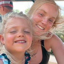 Cameron Otto's Instagram, Twitter & Facebook