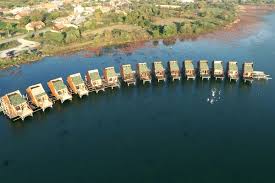 Egreta si pelicanul, fiecare cu cate 15 bungalouri. Contact Complex Egreta Ro