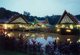 Disini tempat yang sitimewa di sabah apabila ladang lembu dan pemandangan yang yang sangat cantik dengan kawasan bukit bukau dan kehijauan rumput disana. 14 Tempat Makan Wajib Di Kota Kinabalu
