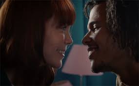 Un nouveau personnage va faire son apparition dans la série ! Amanda Et Ulysse Premier Baiser Et Laura A Besoin D Une Greffe De Rein Demain Nous Appartient 3 Aout 2020 722 Demain Nous Appartient Nouveautes Tele Com
