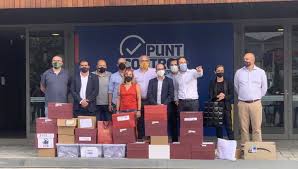 Sustantivo de género exclusivamente femenino, que lleva los artículos la o una en singular, y las o unas en plural. Fc Barcelona Presentadas 20 731 Firmas De Socios Para El Voto De Censura