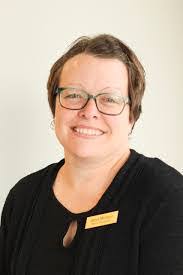 Anna Mentzer's Instagram, Twitter & Facebook