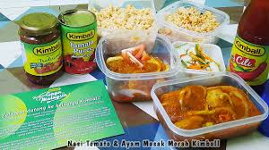 Hi semua seperti yang dijanjikankali ni che nom akan kongsikan resepi nasi tomato dan acar timun atau sesetengah orang panggil resepi nasi tomato che mat gebu resepi nasi tomato mat gebu halaman idresep ini menampilkan 105 resep yang. Resepi Nasi Tomato Dan Ayam Masak Merah Yang Sedap Dan Mudah Menggunakan Sos Kimball