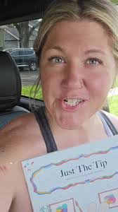 Lindsay Crow's Instagram, Twitter & Facebook