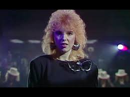 Milion, který vysoudila, byla půlka z částky za společný žižkovský byt. Marcela Holanova Tvy Oci Lzou Ti Stringero 1989 Youtube