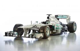 Tiup belon dan lepaskan diatas permukaan yang rata. Jentera F1 Lewis Hamilton Untuk Dijual Mekanika