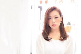 シンプルなワンカールスタイルで大人女子 ヘアカラー ヘアスタイル